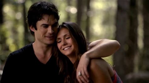 does elena end up dating damon